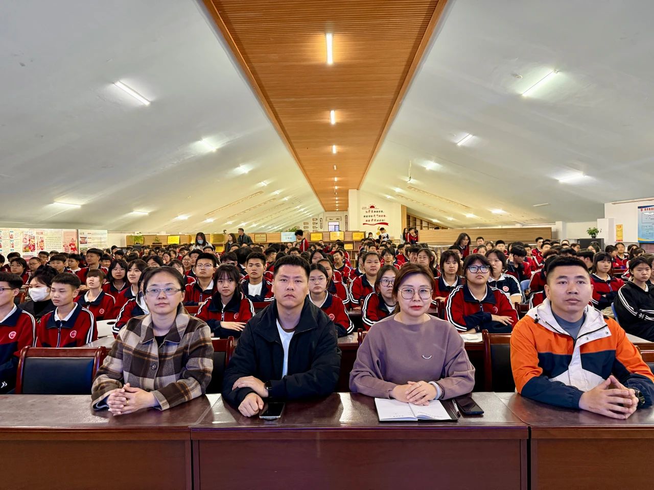 华展教学｜｜“英”为有你 “语”众不同——高一年级英语学科活动