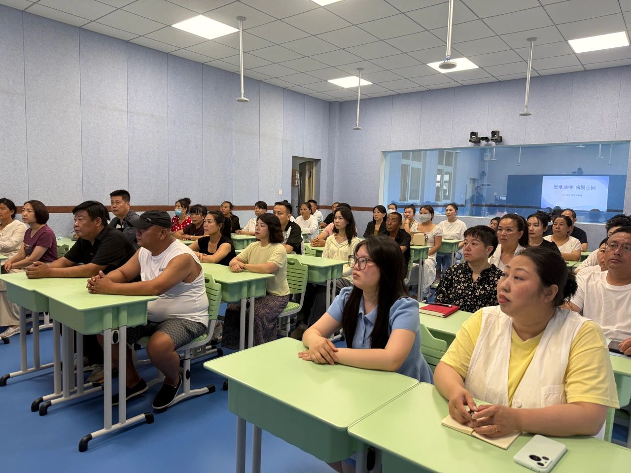 华展动态｜｜执笔为剑，共赴高三星河--华展中学高二升高三家长会圆满举行