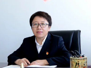华展名师||深耕历史育栋梁，爱生如子守初心——康玲老师风采