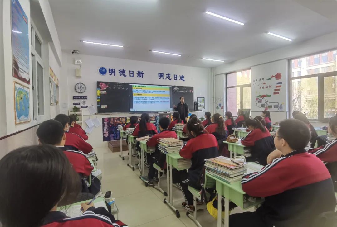 华展名师丨丨匠心育桃李，师爱润无声——走近华展中学于振波老师