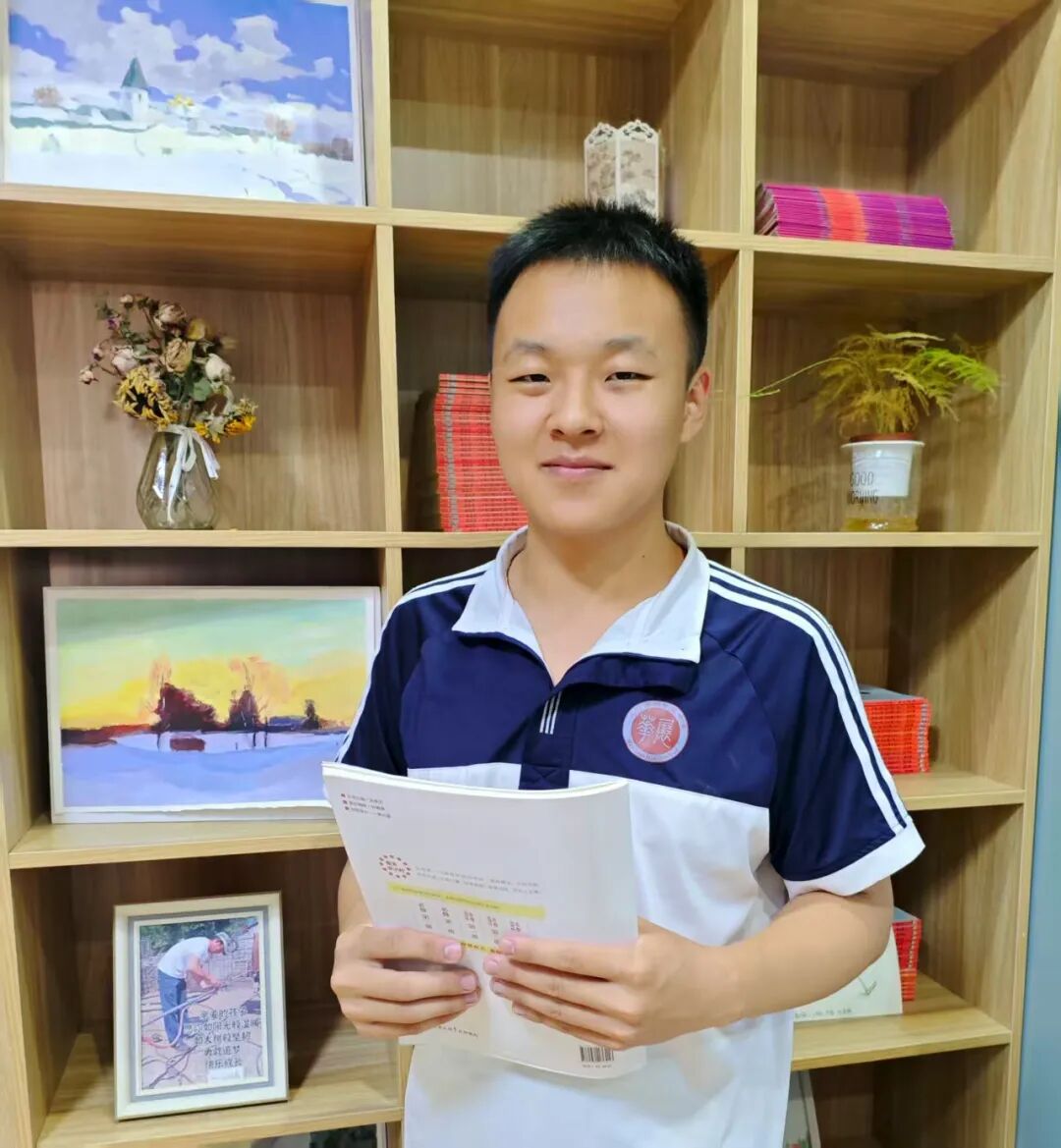 师者如光| |温柔为怀 严厉为尺——我眼中的李何飞老师