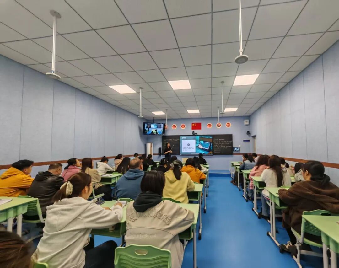 华展教学丨丨AI赋能，让英语课堂“活”起来——解锁我校英语教学新范式